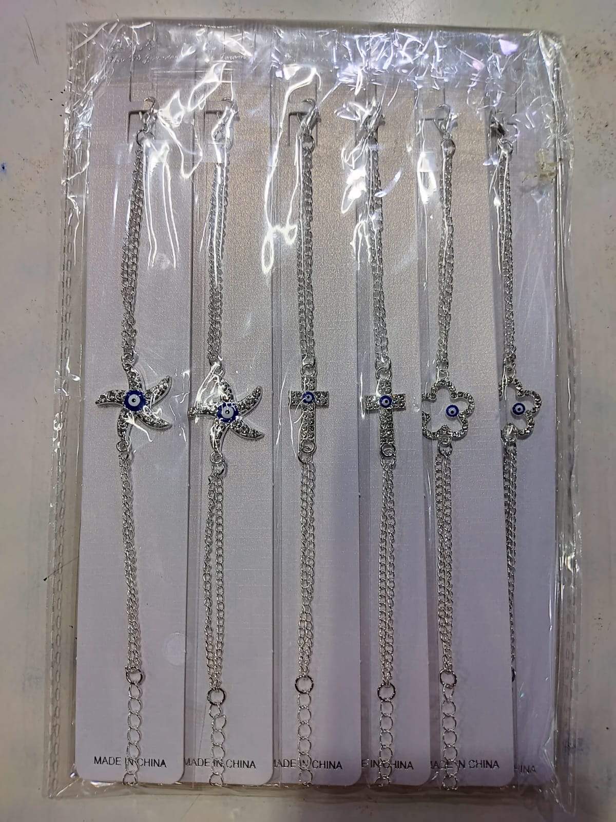 ✨🧿 Pulsera Plateada con Dijes y Ojo Turco 🧿✨